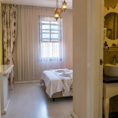 Kaleici Ozkavak Hotel 2*