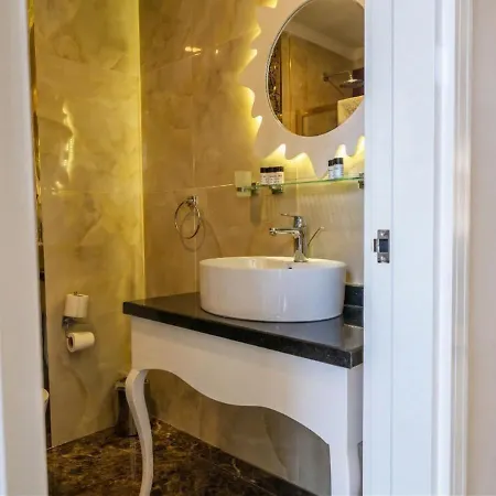 Kaleici Ozkavak Hotel 2*