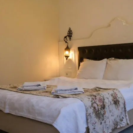Kaleici Ozkavak Hotel 2*