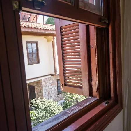 Kaleici Ozkavak Hotel 2*