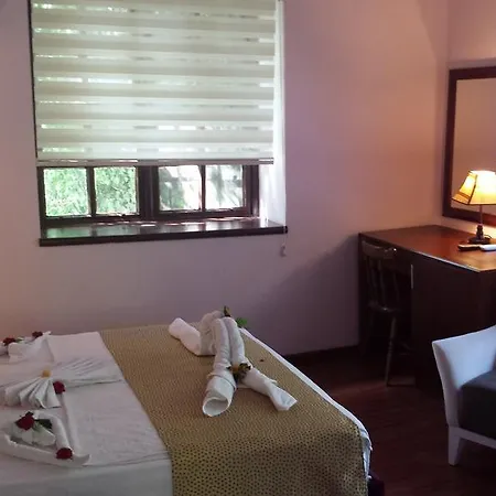 كاليجي أوزكافاك فندق أنطاليا