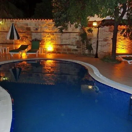 Отель Kaleici Ozkavak 2*